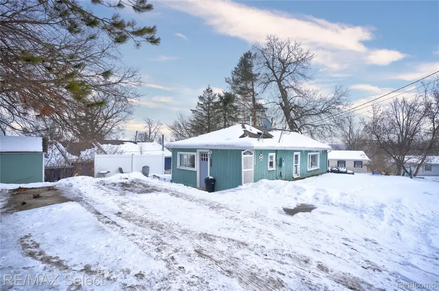 1268 Boulevard Drive, Howell, MI 48843 - Image #2