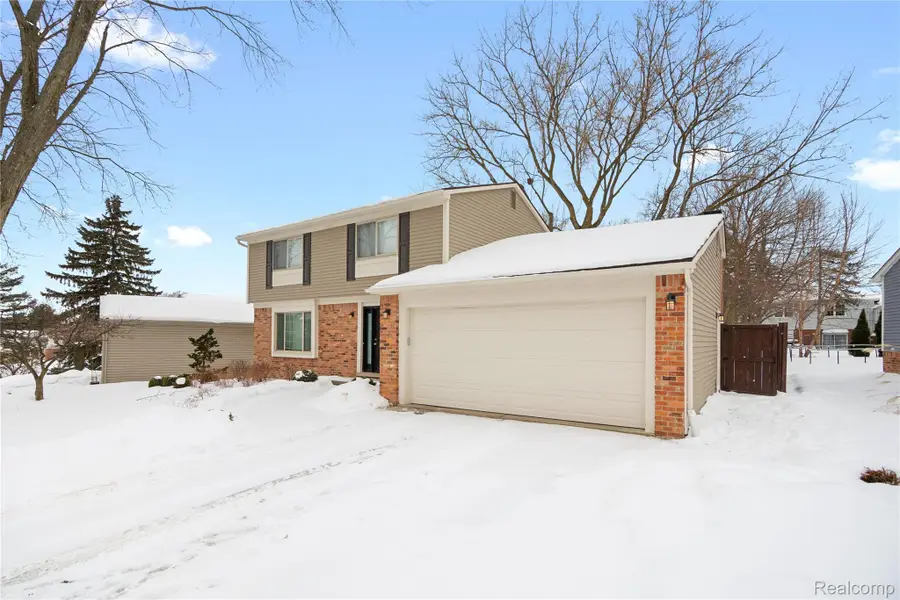 1659 Dennett Lane, Rochester Hills, MI 48307 - Image #2