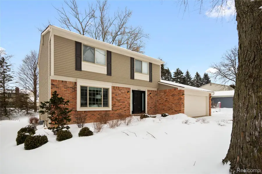 1659 Dennett Lane, Rochester Hills, MI 48307 - Image #3