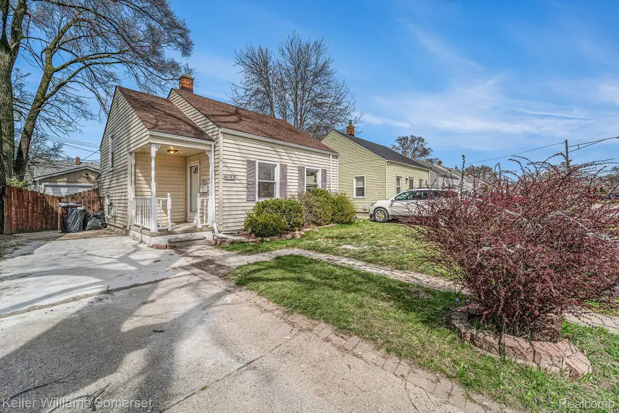 8043 Kaltz, Center Line, MI 48015 - #2