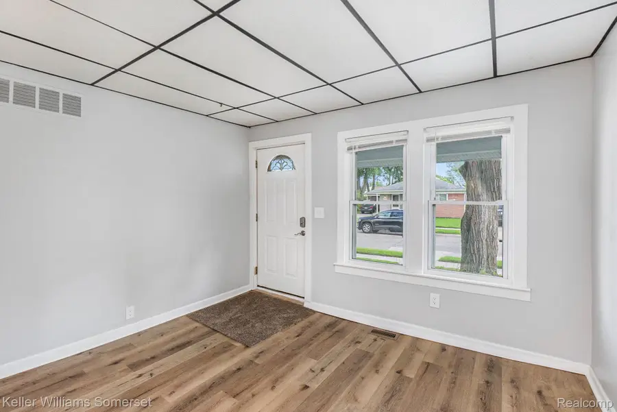 8233 Meadow Avenue, Warren, MI 48089 - #3