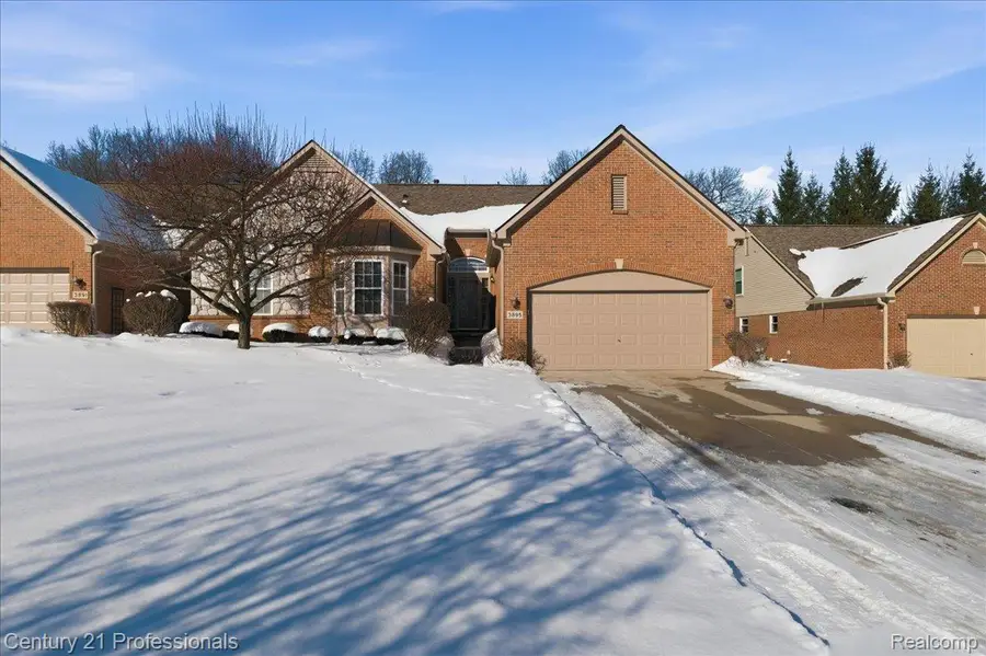 3895 Arbor Drive, Auburn Hills, MI 48326 - #2