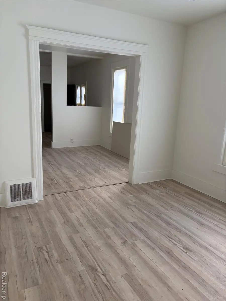 242 E Euclid Street, Detroit, MI 48202 - #3