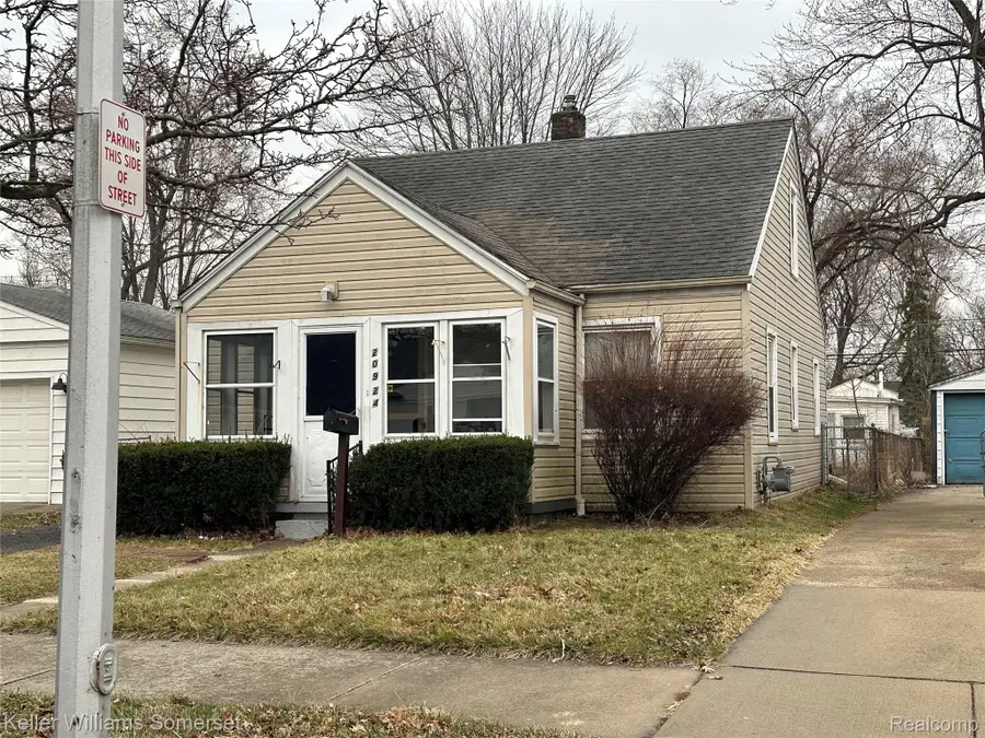 20924 Ridgemont Road, Harper Woods, MI 48225 - #2