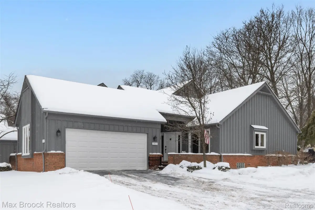 28602 Venice Court, Farmington Hills, MI 48334 - Image #1