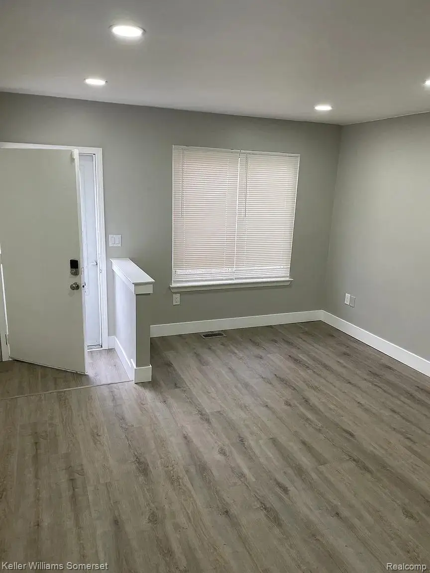 22306 Columbus Avenue, Warren, MI 48089 - #3