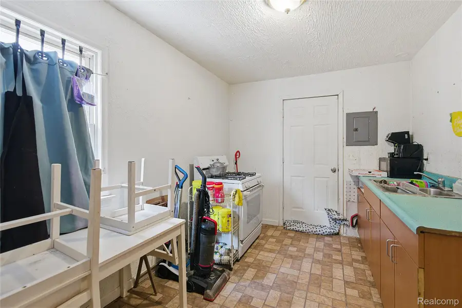 6347 Plainview Avenue, Detroit, MI 48228 - Image #3