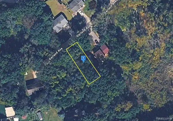 7420 Garland Avenue, Brighton, MI 48116