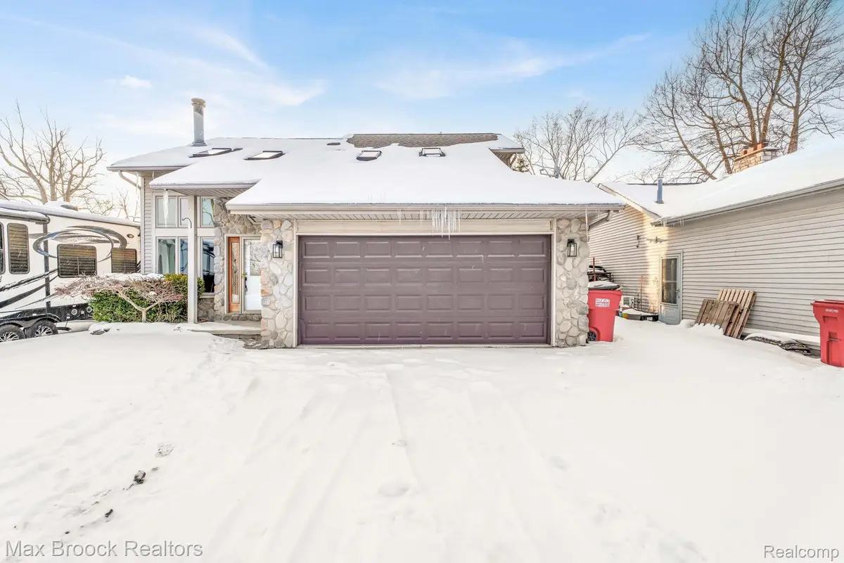 38033 Cherry Lane, Harrison Township, MI 48045 - #1