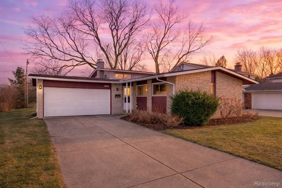 1434 Pine Valley Boulevard, Ann Arbor, MI 48104 - #1