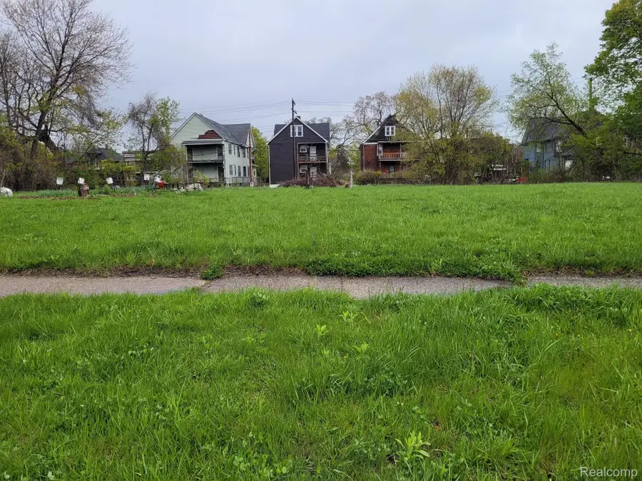 2166 Field Street, Detroit, MI 48214 - Image #2