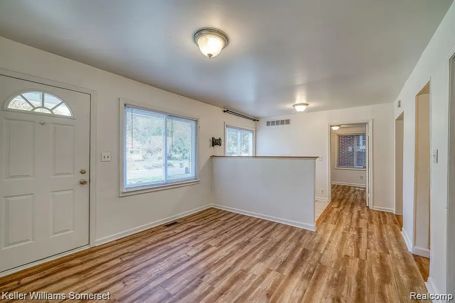 861 W Lewiston Avenue, Ferndale, MI 48220 - #3