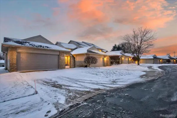 174 Addison Circle #19, Fowlerville, MI 48836