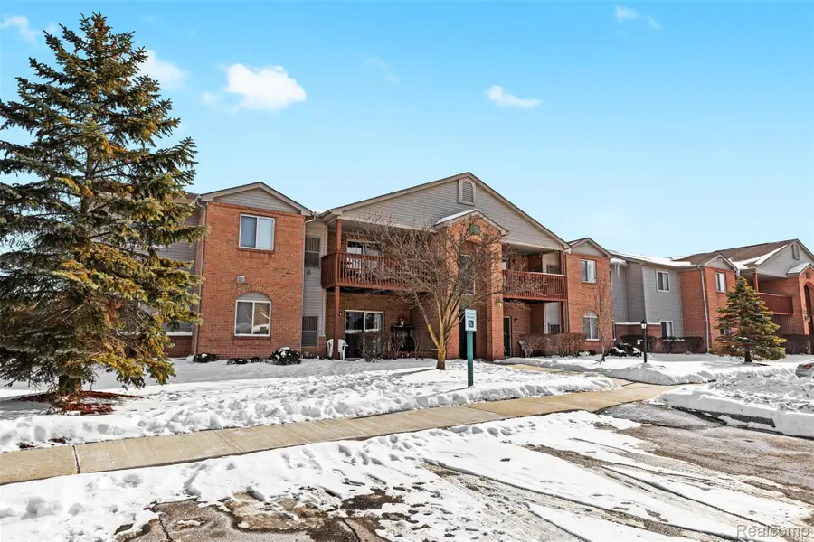 15795 Lakeside Drive #6, Southgate, MI 48195 - #2