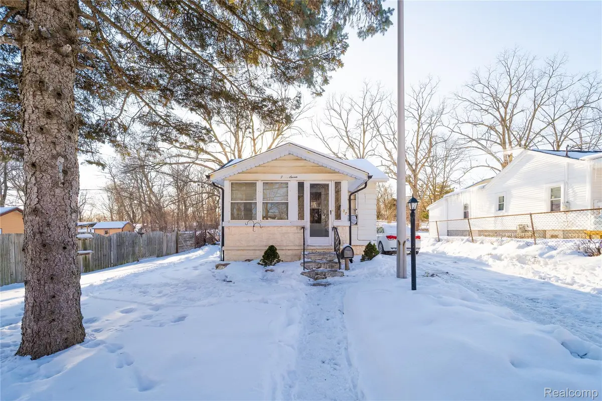 37 Omar Street, Pontiac, MI 48342 - #1