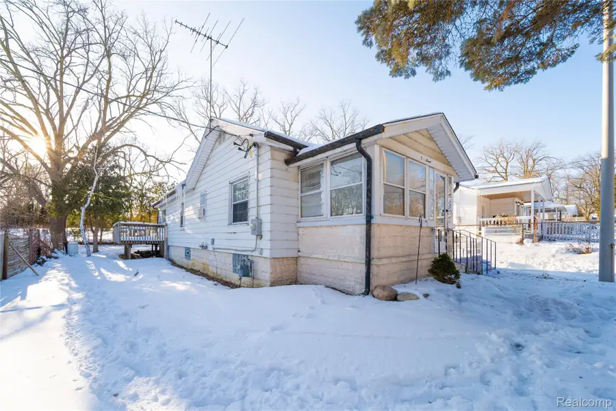 37 Omar Street, Pontiac, MI 48342 - #2