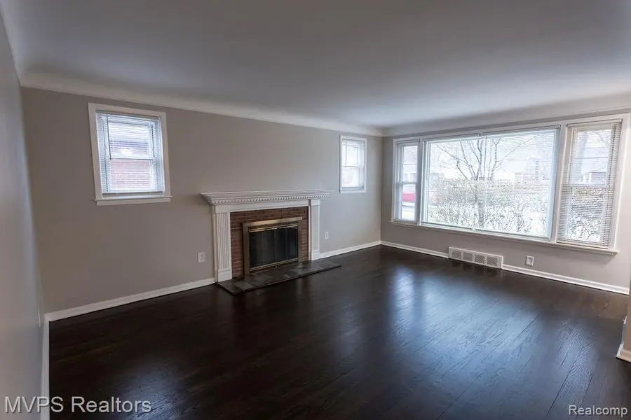 20946 Littlestone Road, Harper Woods, MI 48225 - #3