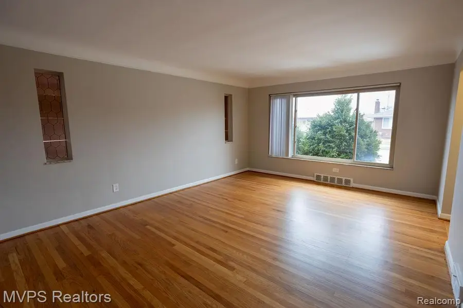 18062 Ash Avenue, Eastpointe, MI 48021 - #3