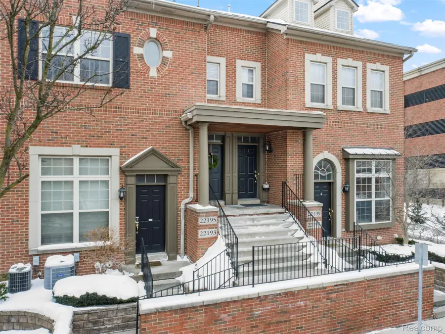 22195 W Village Drive, Dearborn, MI 48124 - #3