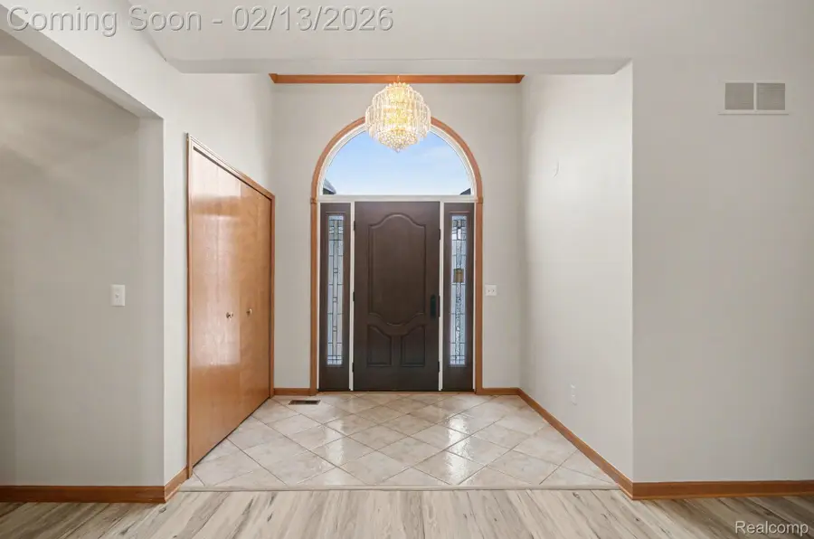 39516 Vinnie Court, Clinton Charter Township, MI 48038 - Image #3