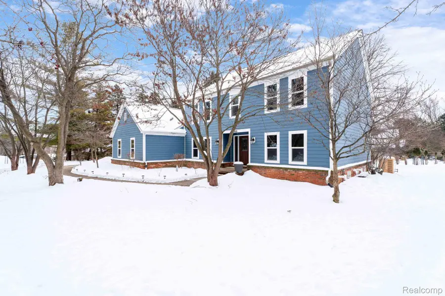 26192 Hidden Valley Drive, Farmington Hills, MI 48331 - #2