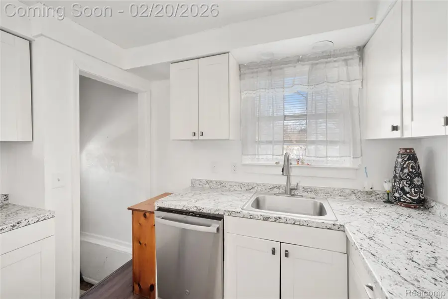 6430 Cloverton Drive, Waterford, MI 48329 - #3