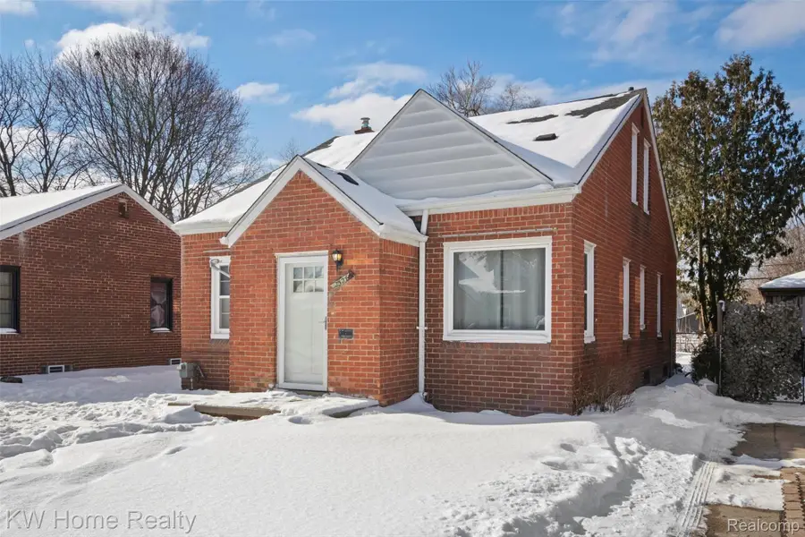23241 Republic Avenue, Oak Park, MI 48237 - Image #2