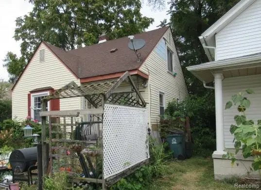 1205 E Muir Avenue, Hazel Park, MI 48030 - #3