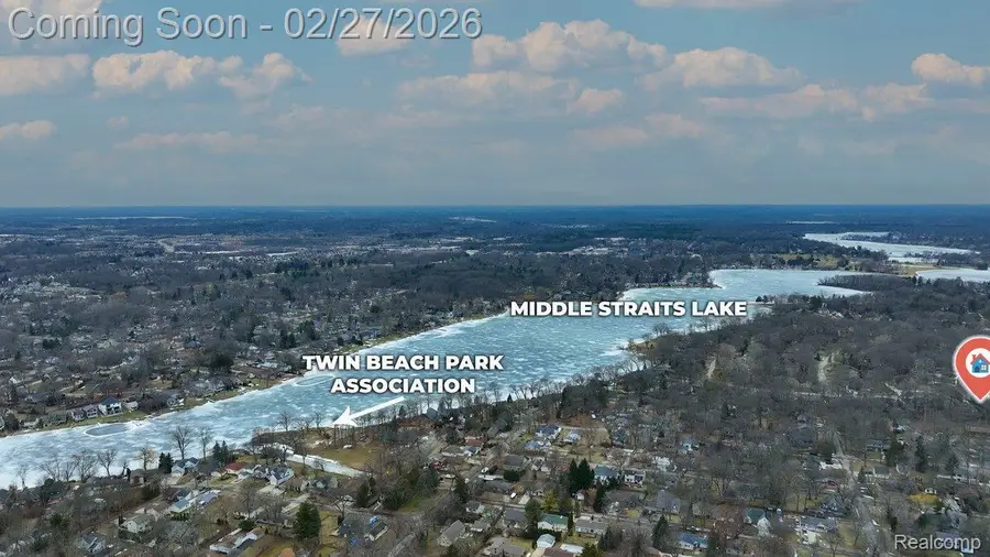 6885 Aeroview Street, West Bloomfield, MI 48324 - #2