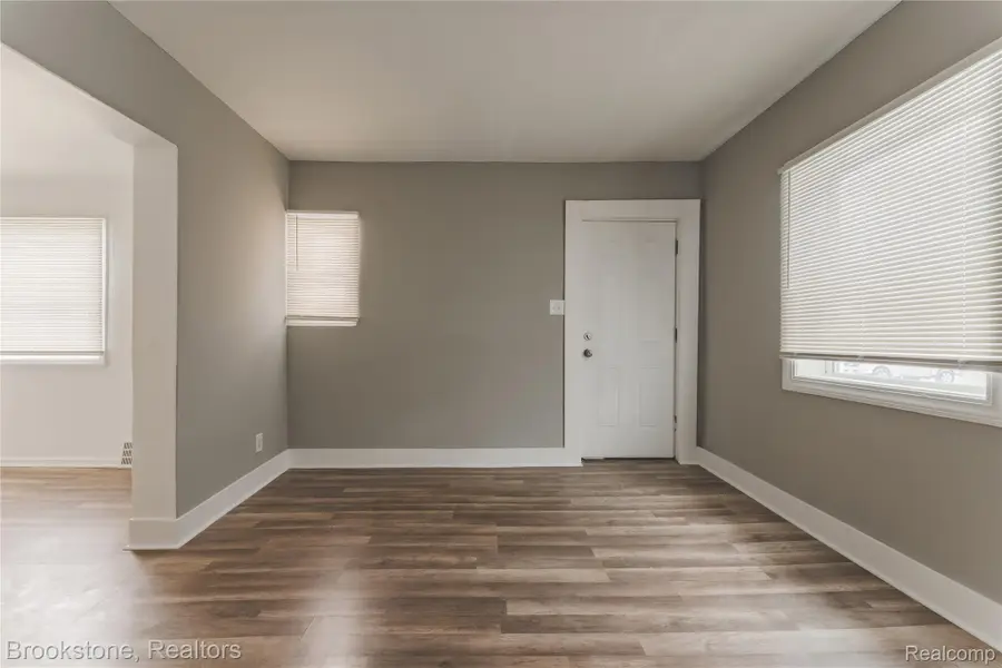 671 E Mansfield Avenue, Pontiac, MI 48340 - #3