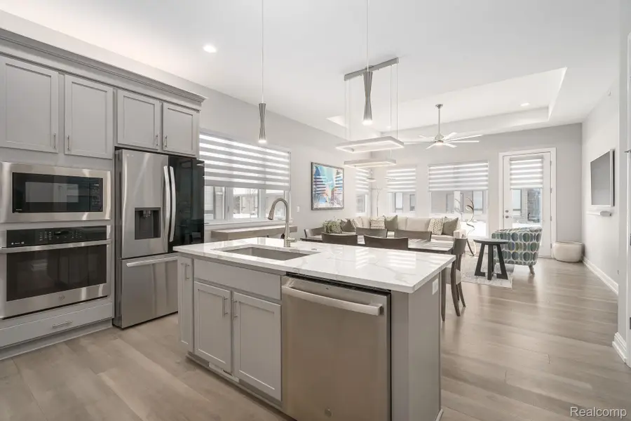 7484 Gramercy Circle, West Bloomfield, MI 48322 - Image #3