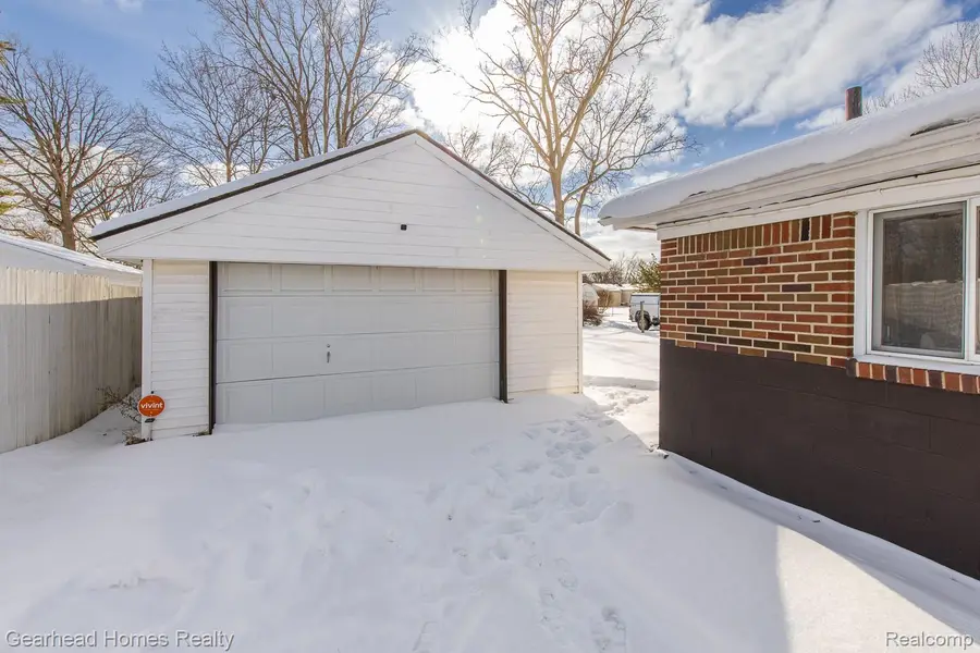 2340 Rollins Street, Grand Blanc Charter Township, MI 48439 - #3