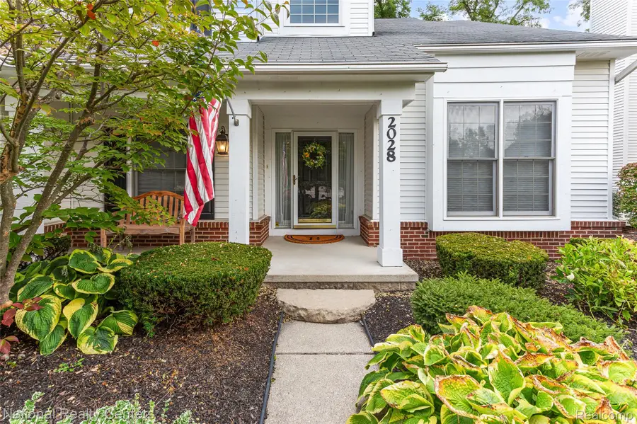 2028 Applebrook Drive, Commerce Township, MI 48382 - #2