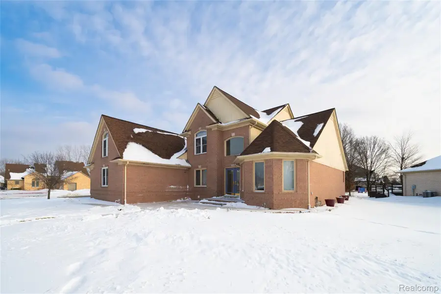 20218 Glenview Court, Macomb, MI 48044 - #2