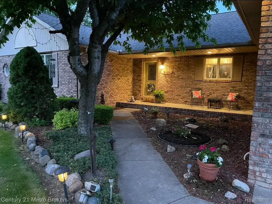 5464 N Seymour Road, Flushing, MI 48433 - #3