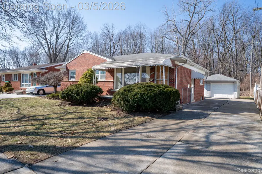 3832 Longmeadow Drive, Trenton, MI 48183 - #3