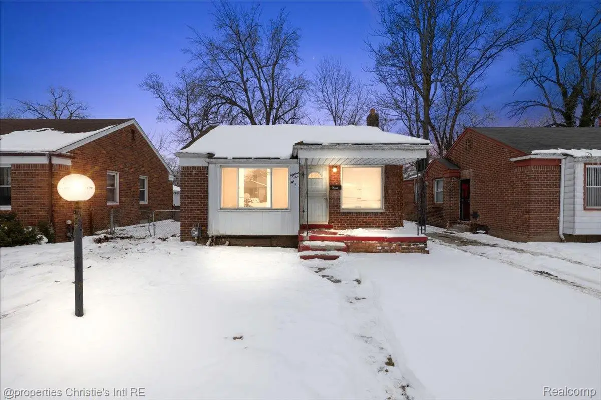 18555 Edinborough Road, Detroit, MI 48219 - Image #1