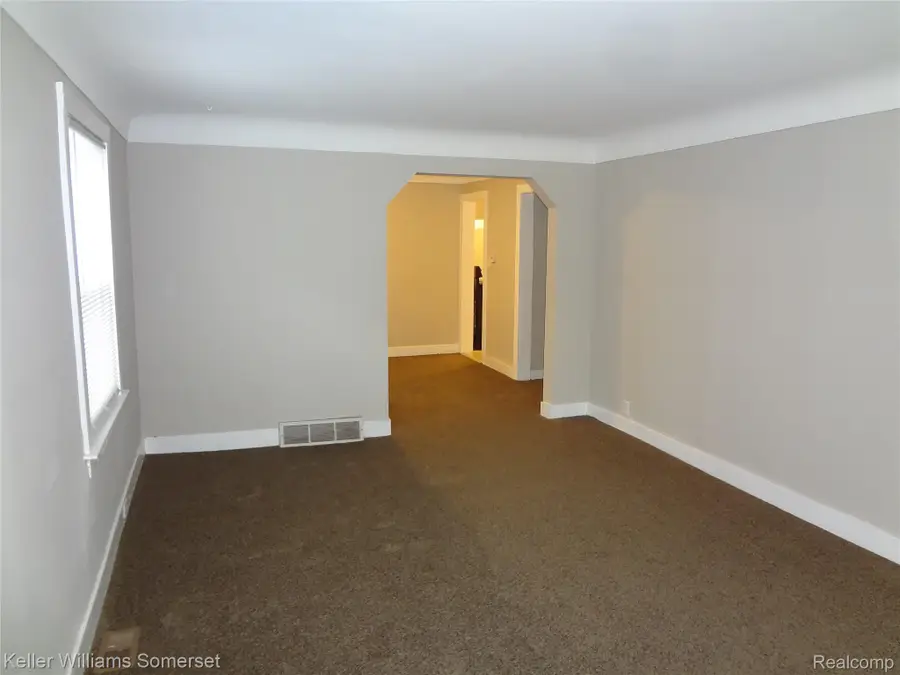 8127 Orchard Avenue, Warren, MI 48089 - #3