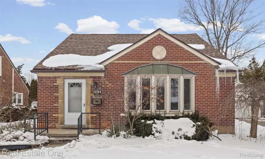 13344 Hart Avenue, Huntington Woods, MI 48070 - #2