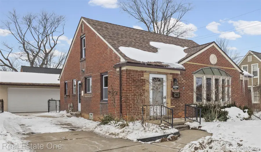 13344 Hart Avenue, Huntington Woods, MI 48070 - #3