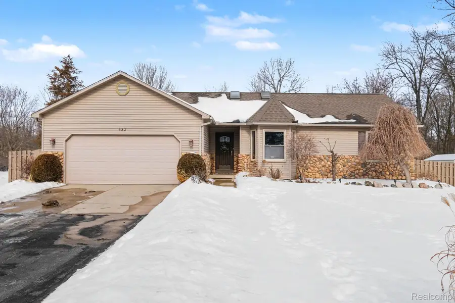 632 Mill Street, Fenton, MI 48430 - #2