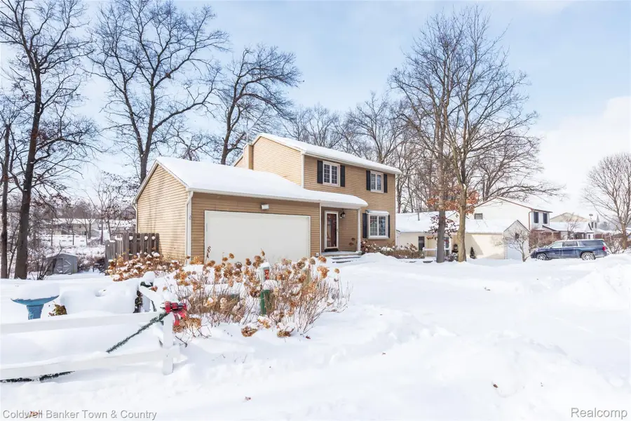 1010 Oak Ridge Circle, Brighton, MI 48116 - #2
