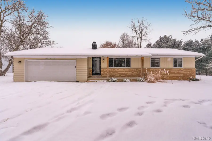 1875 Gray Road, Howell, MI 48843 - Image #2