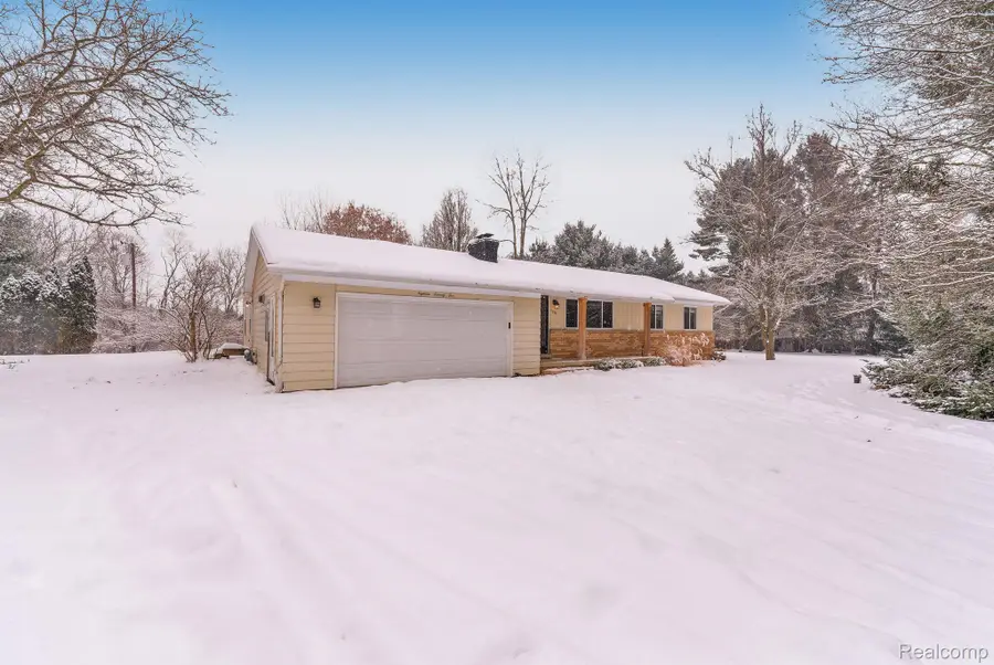 1875 Gray Road, Howell, MI 48843 - Image #3