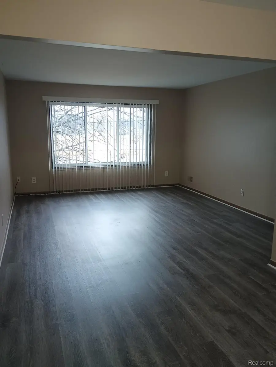 32608 E Harper Avenue N #32, Saint Clair Shores, MI 48082 - #3