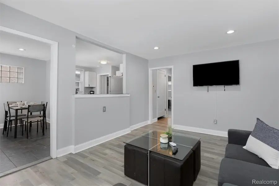 13542 Dolphin Street, Detroit, MI 48223 - Image #2