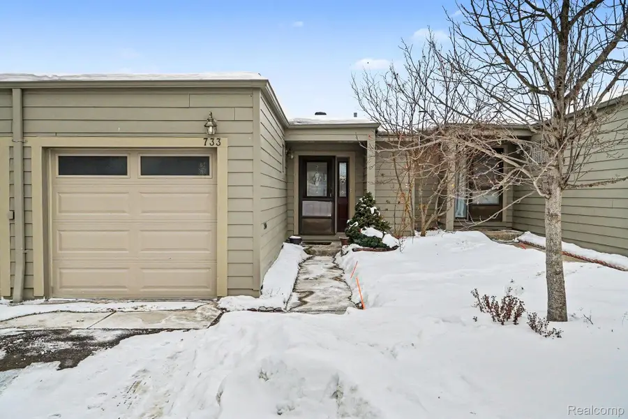 733 Watersedge Drive, Ann Arbor, MI 48105 - #2