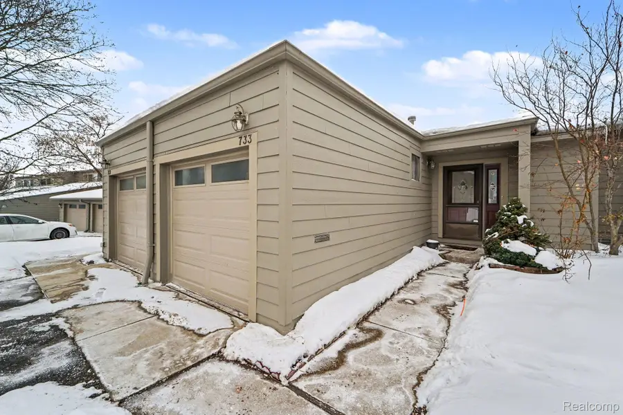 733 Watersedge Drive, Ann Arbor, MI 48105 - #3