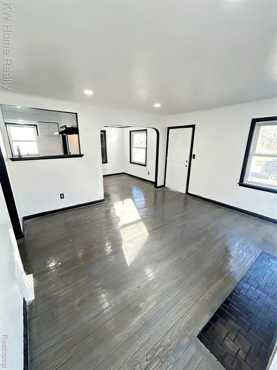9343 Memorial Street, Detroit, MI 48228 - #2