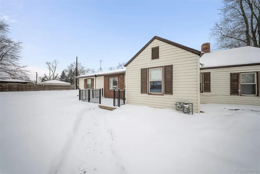 24440 Sylvan Avenue, Brownstown, MI 48134 - #2